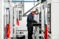 他们自己的3台货车