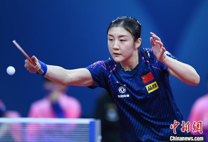 成都世乒赛女子组激战后，乒乓奶奶倪夏莲现身