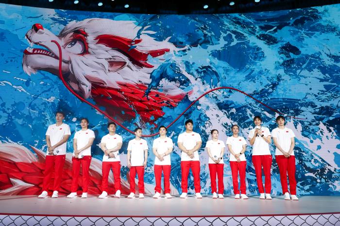 巴黎奥运中国代表团发布首套碳中和龙元素领奖