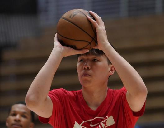 杨瀚森31分难救主 撕裂之城G联赛遭快船逆转