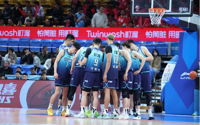 宁波男篮遭重罚引争议 贝兹利解约引热议