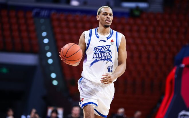 宁波男篮遭重罚引争议 贝兹利解约引热议