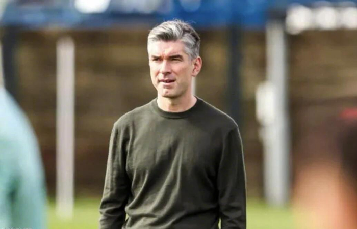 利雅得新月体育总监理查德-休斯确认留队 抗拒意